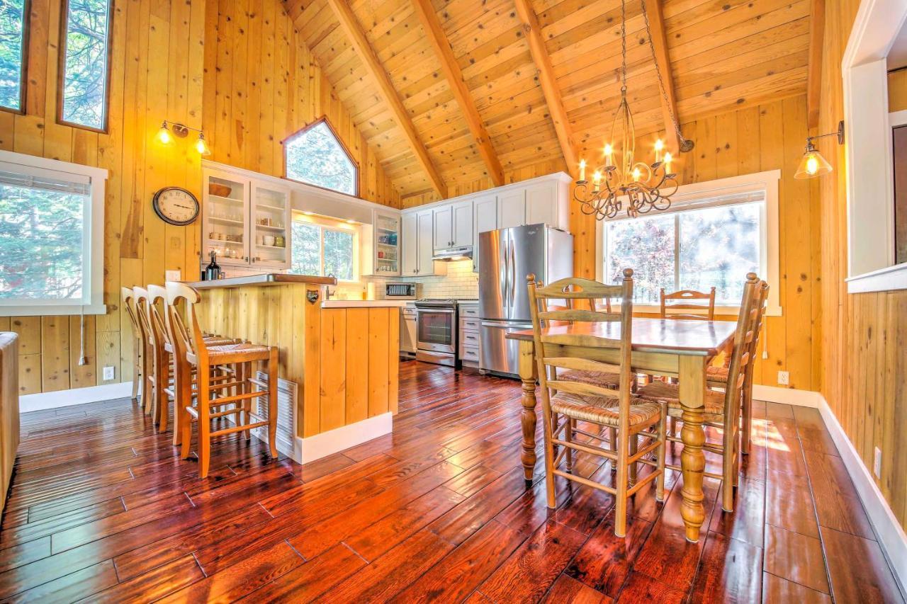 Gorgeous Lake Arrowhead Retreat Game Room And Deck Exterior foto